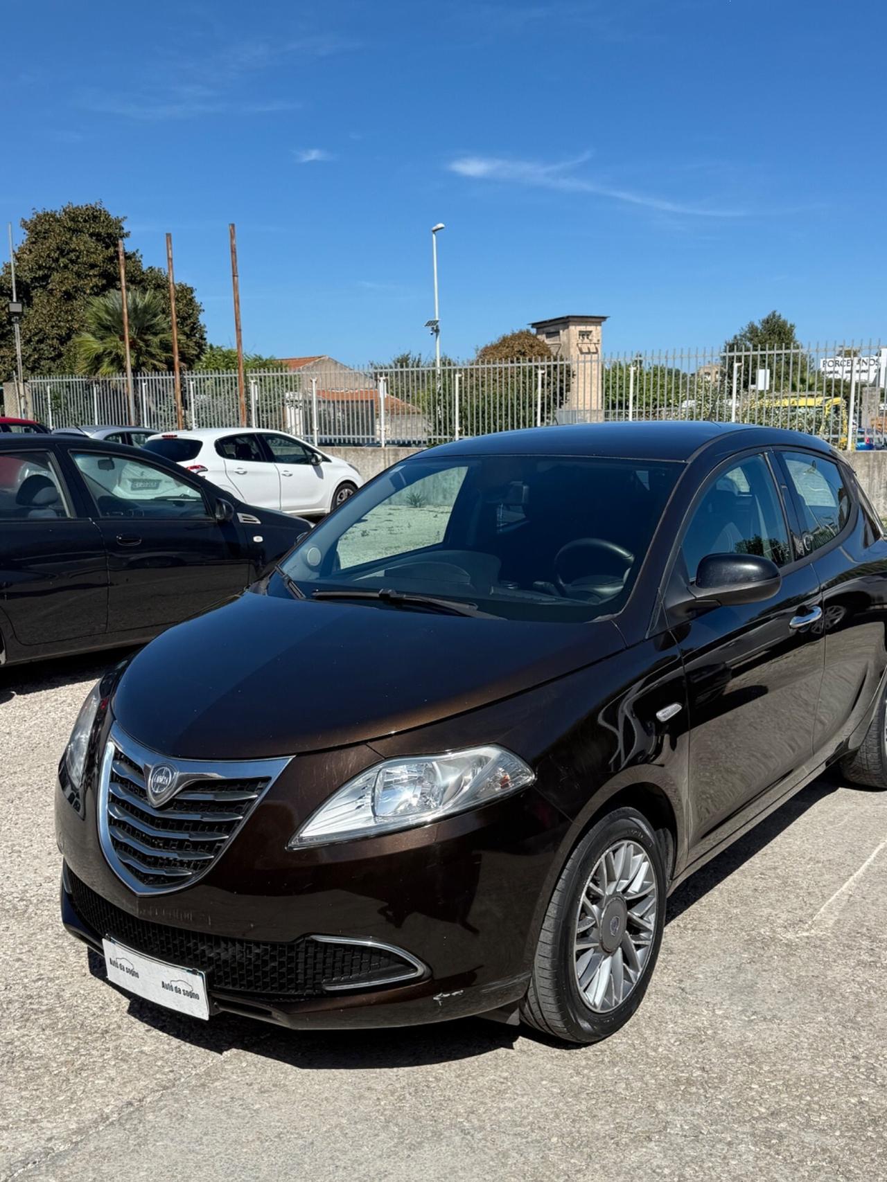 Lancia Ypsilon 1.2 69 CV 5 porte GPL Ecochic Gold