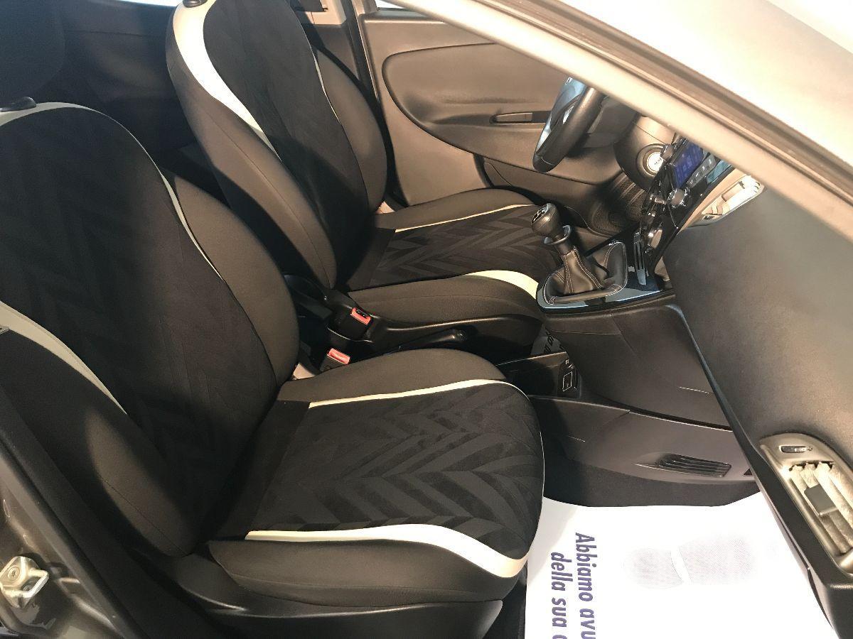 LANCIA Ypsilon 1.2 69 CV 5p. GPL Ecochic Gold