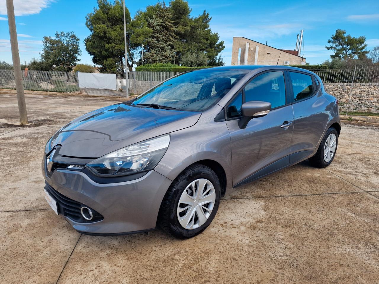 Renault Clio 1.2 75CV 5 porte