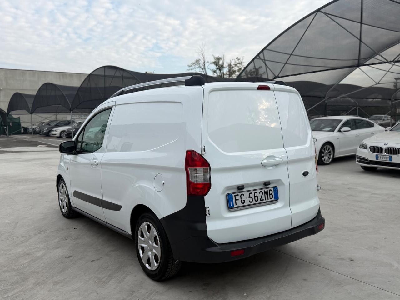 Ford Transit Courier 1.5 TDCi 95CV Van Trend