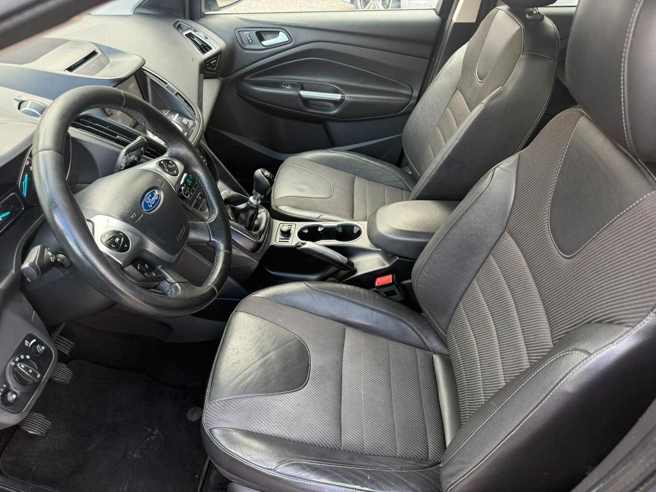 Ford Kuga 2.0 TDCI 150 CV S&S 4WD Titanium