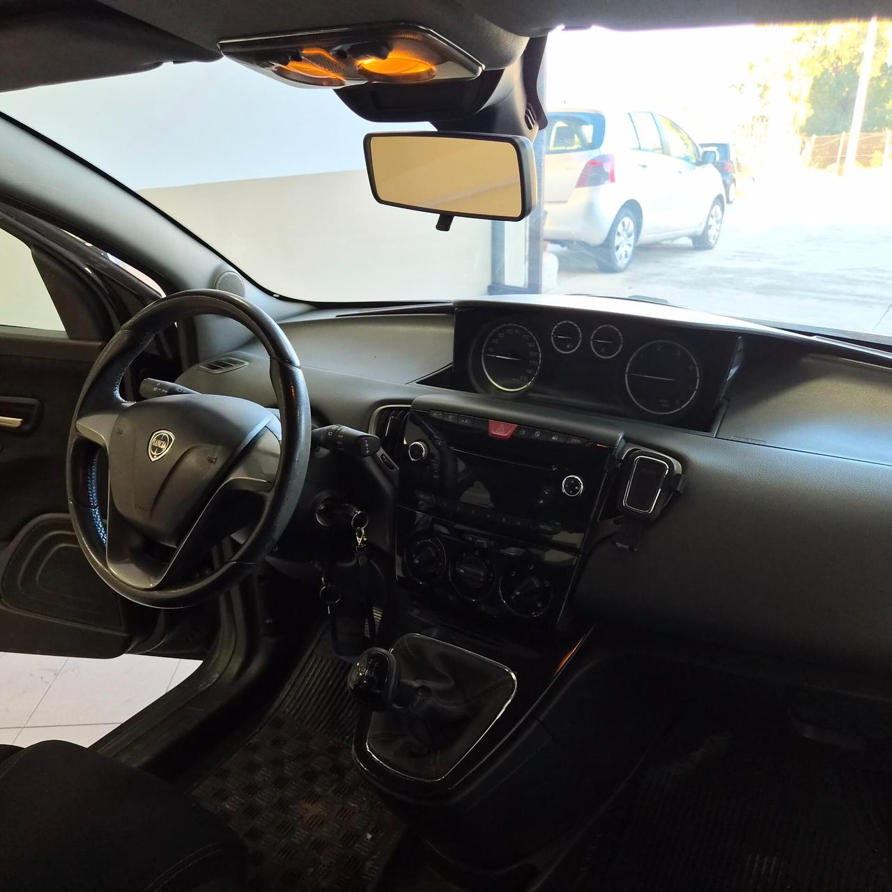 Lancia Ypsilon 1.3 MJT 16V 95 CV 5 porte S&S Silver