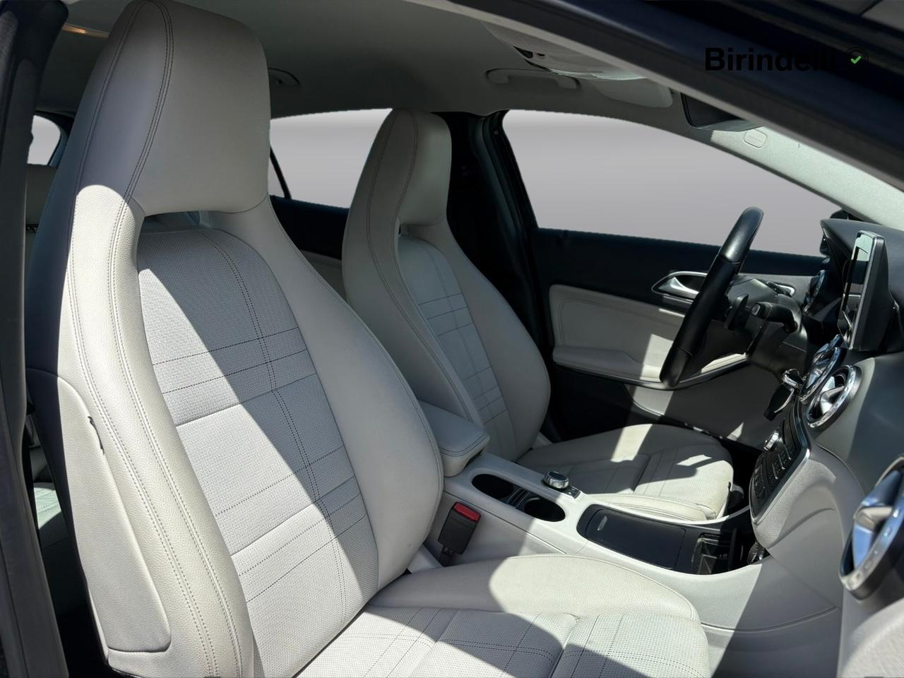 Mercedes-Benz GLA (X156) - GLA 180 d Automatic Executive