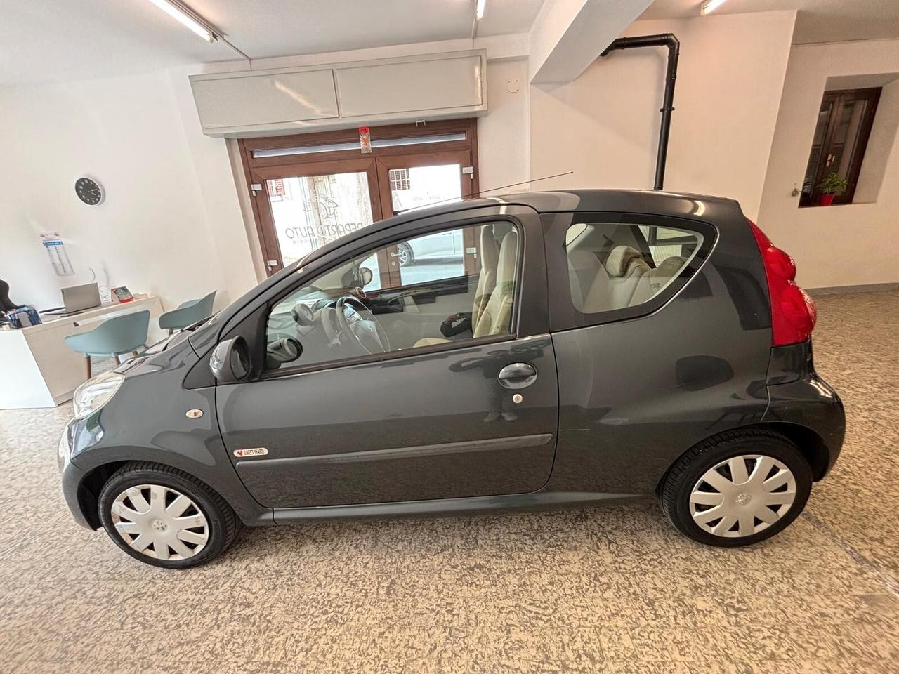 Peugeot 107 1.0 68CV 3p. Sweet Years