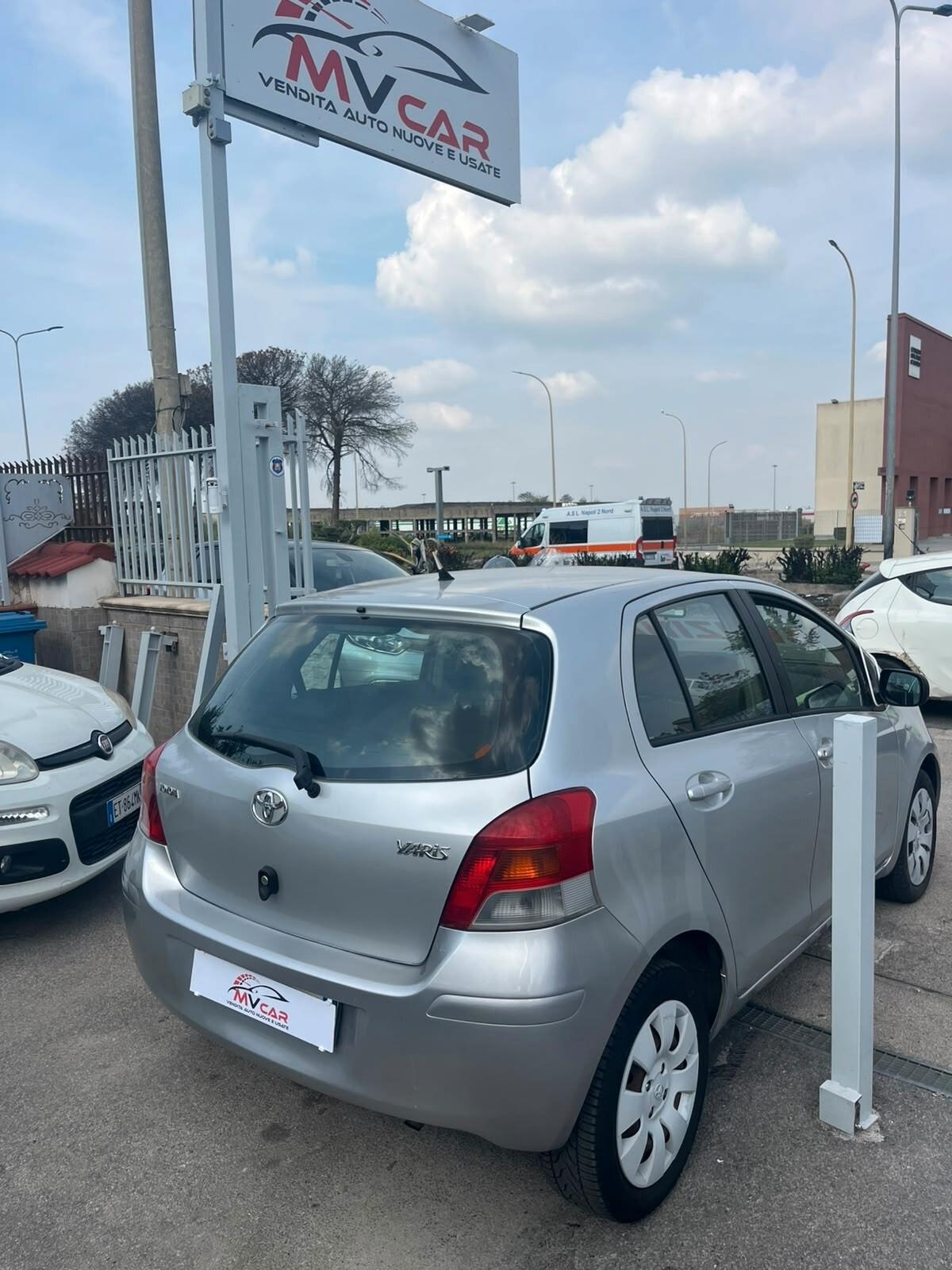 Toyota Yaris 1.0 5 porte Sol