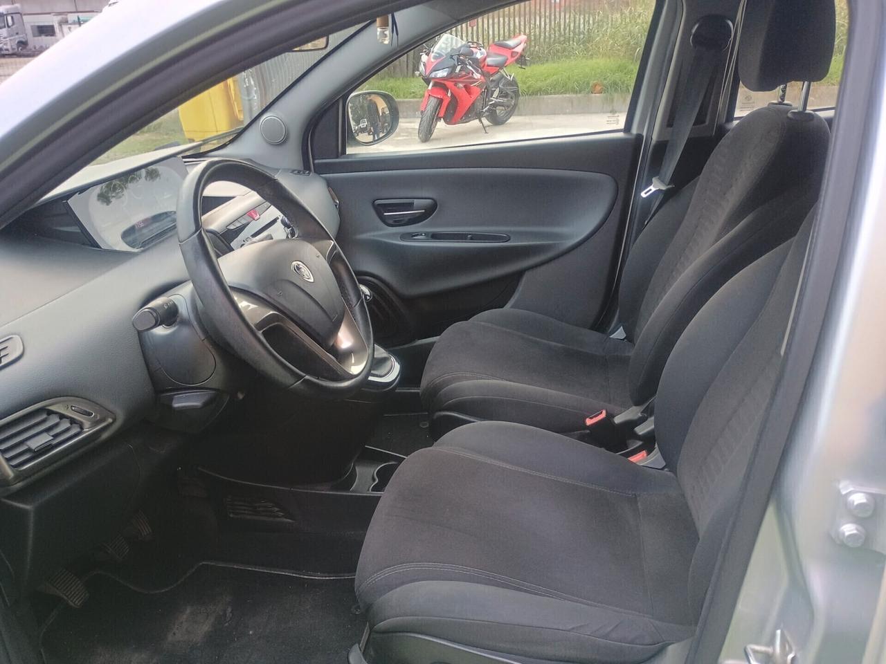 LANCIA YPSILON 1.2 NEOPATENTATI
