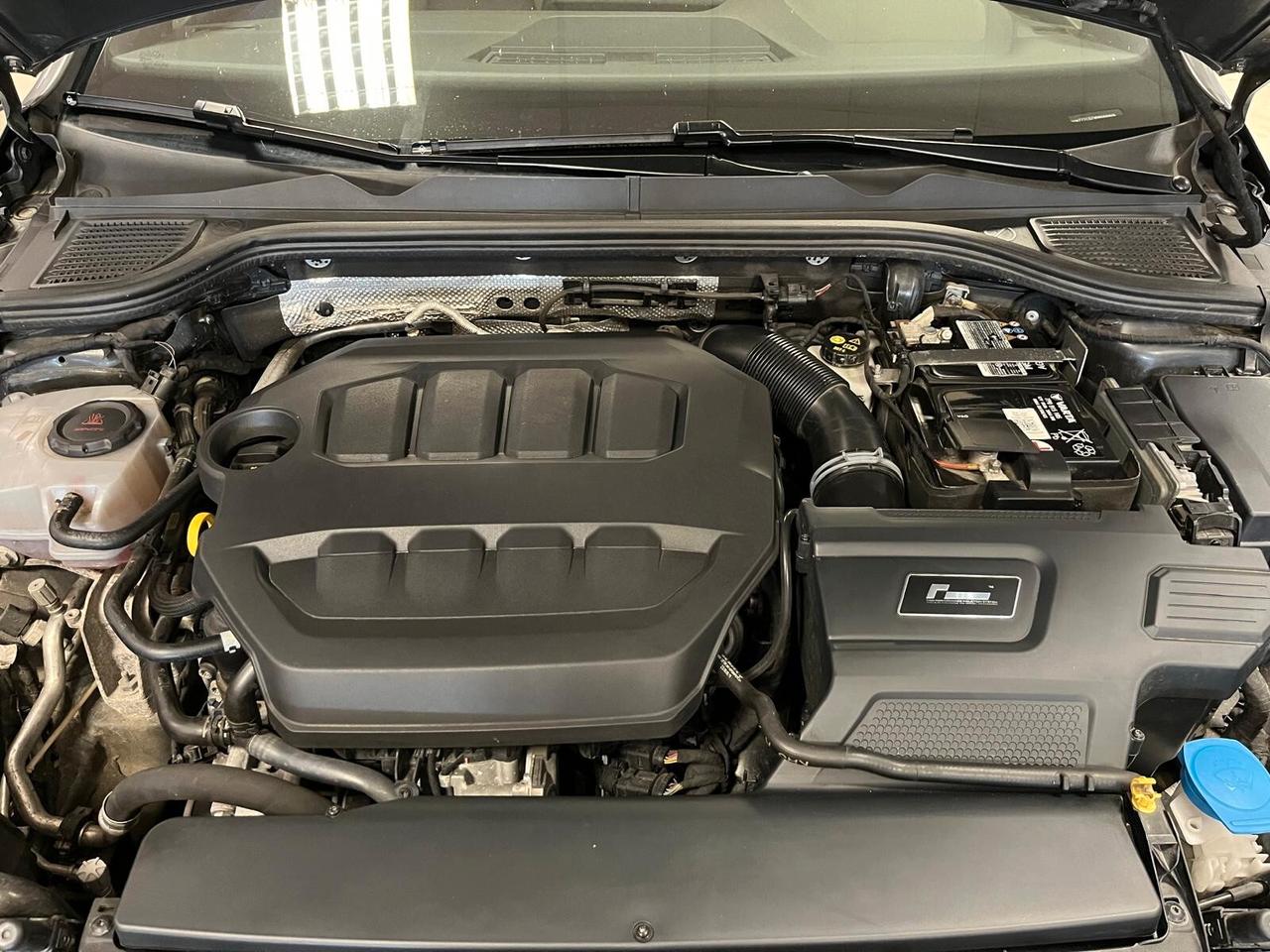 Volkswagen Golf GTI Golf 2.0 TSI GTI