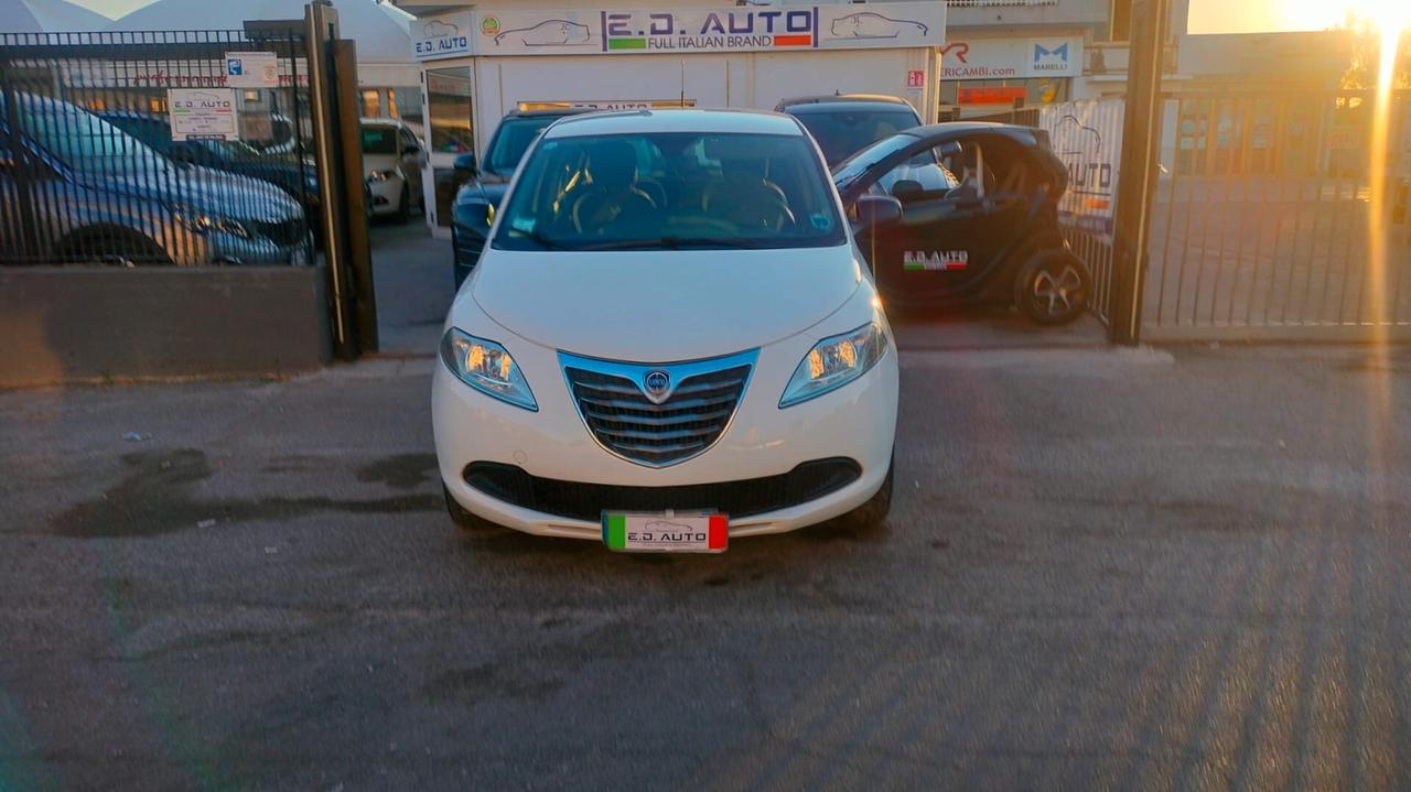 Lancia Ypsilon 0.9 TwinAir 85 CV 5 porte Metano Ecochic Elefantino