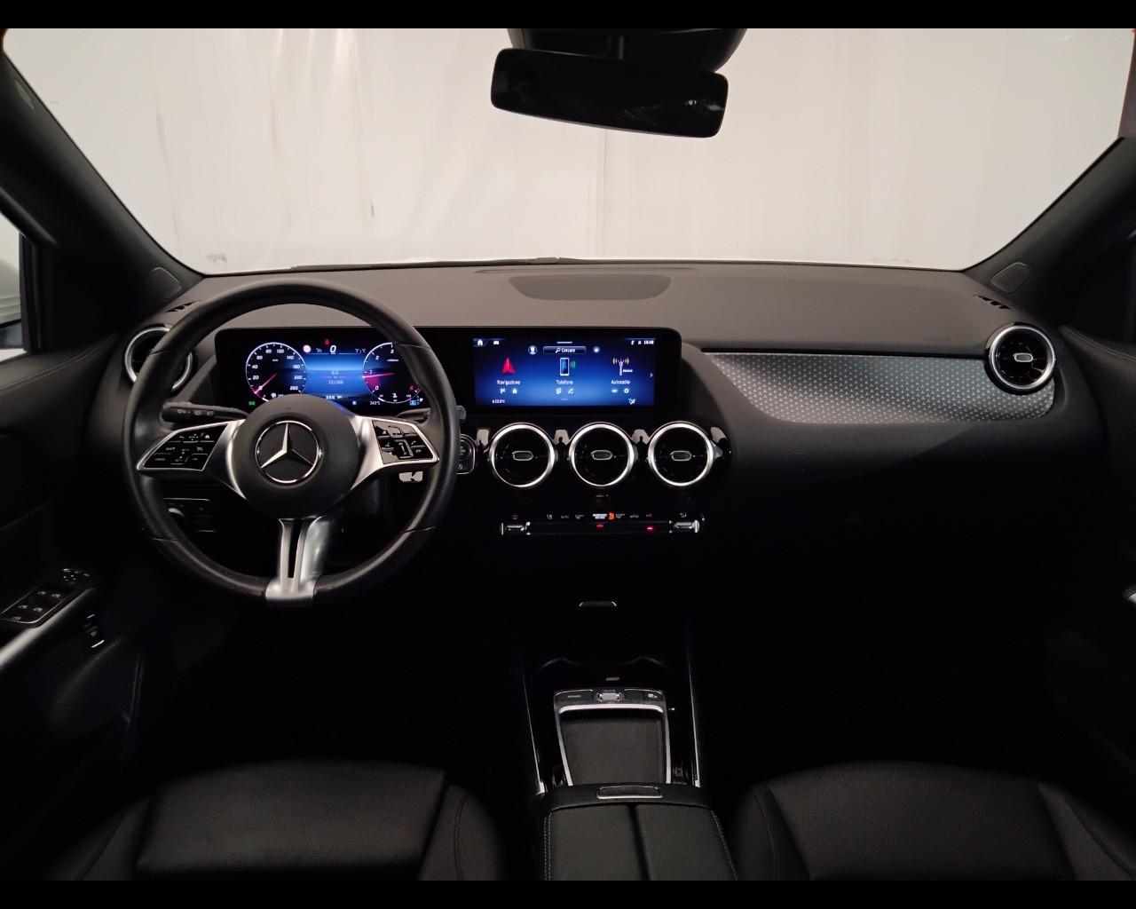 Mercedes-Benz GLA-H247 2023 - GLA 180 d Progressive Advanced auto