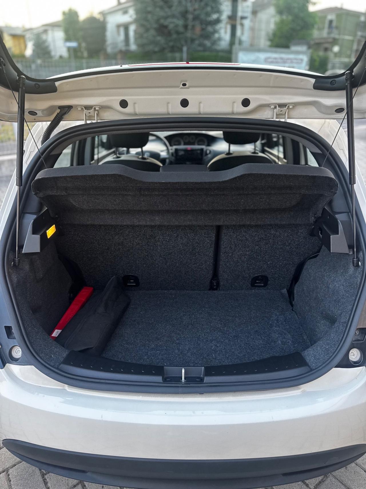 Lancia Ypsilon 1.2 69 CV 5 porte GPL Ecochic Gold