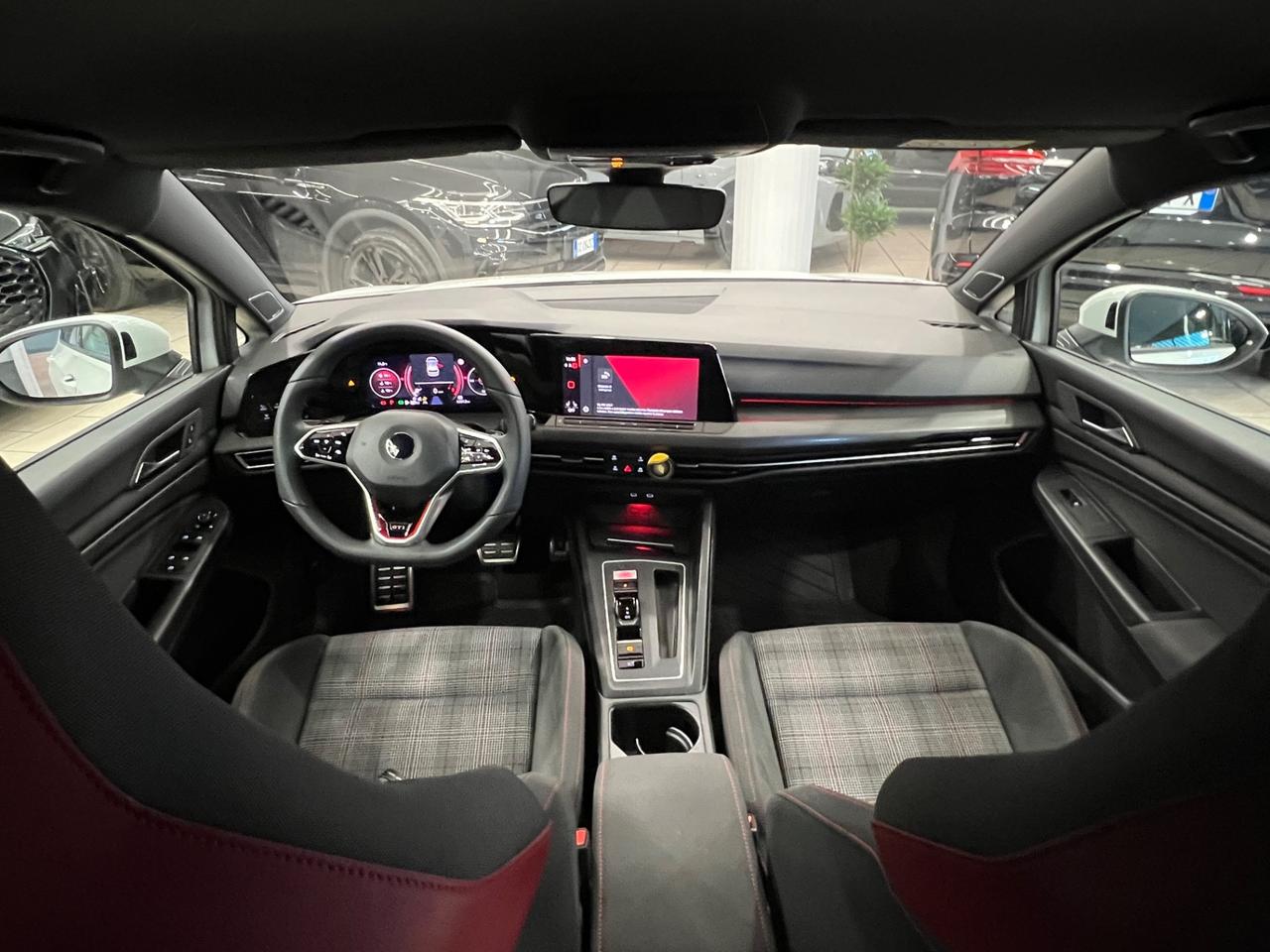 Volkswagen Golf GTI 2.0 TSI DSG