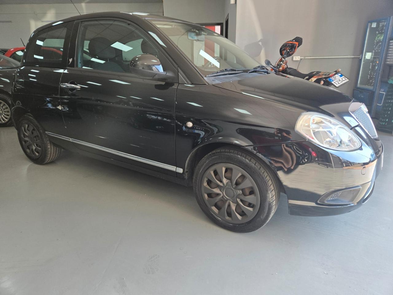 Lancia Ypsilon 1.2 69 CV Argento
