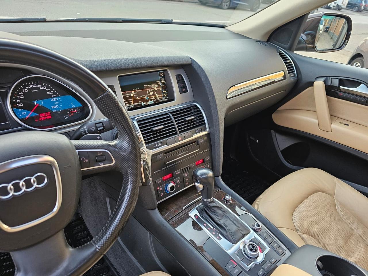 Audi Q7 3.0 V6 TDI 240cv Quattro*Pelle*Navi*Tetto*Bi-Xeno*21*7Posti*