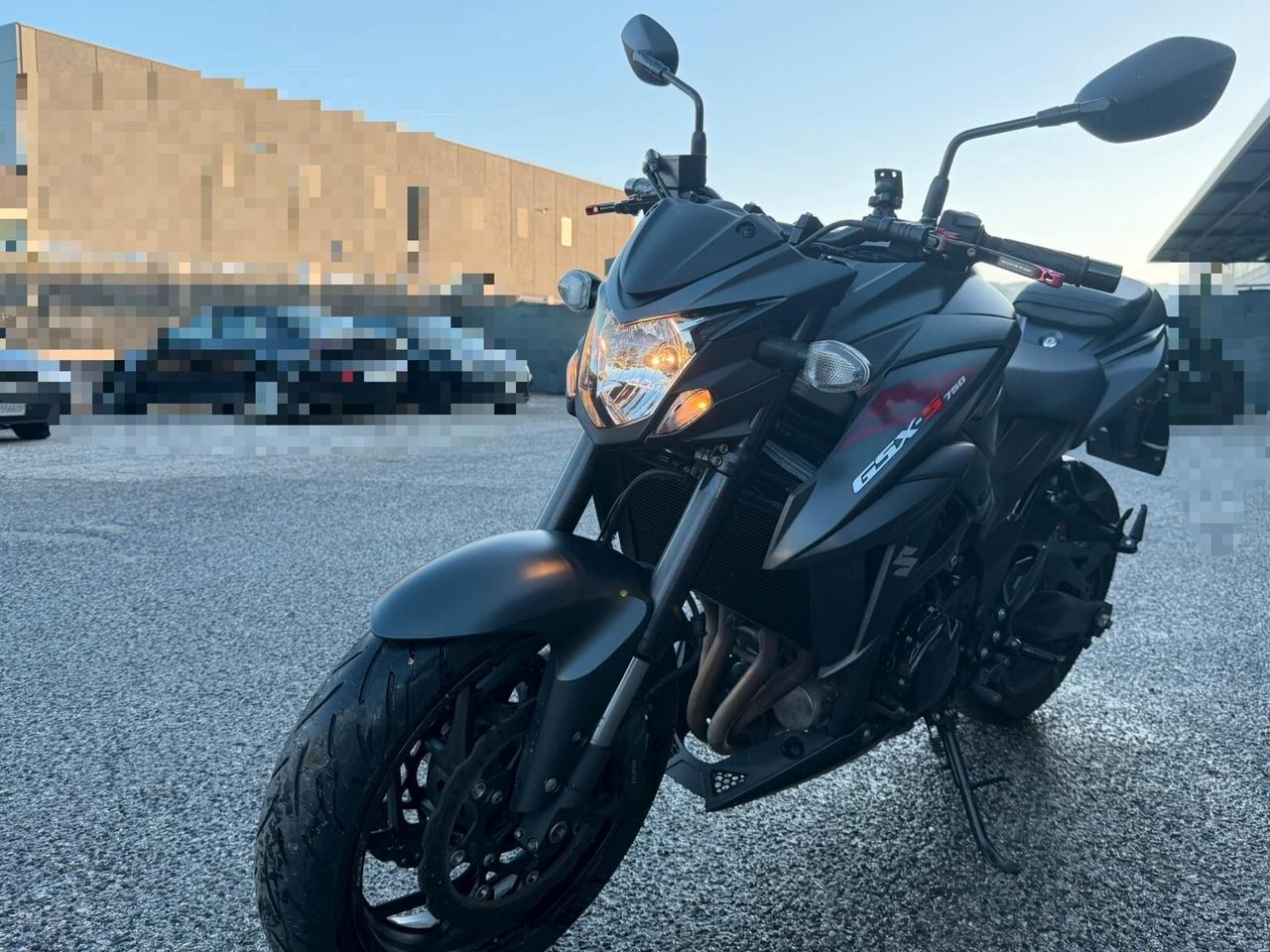 Suzuki GSX S 750