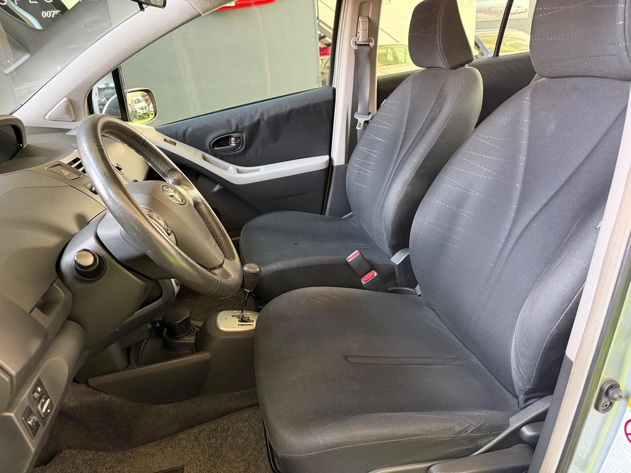 Toyota Yaris 1.3 CAMBIO AUTOMATICO -SOLO 93.500KM-