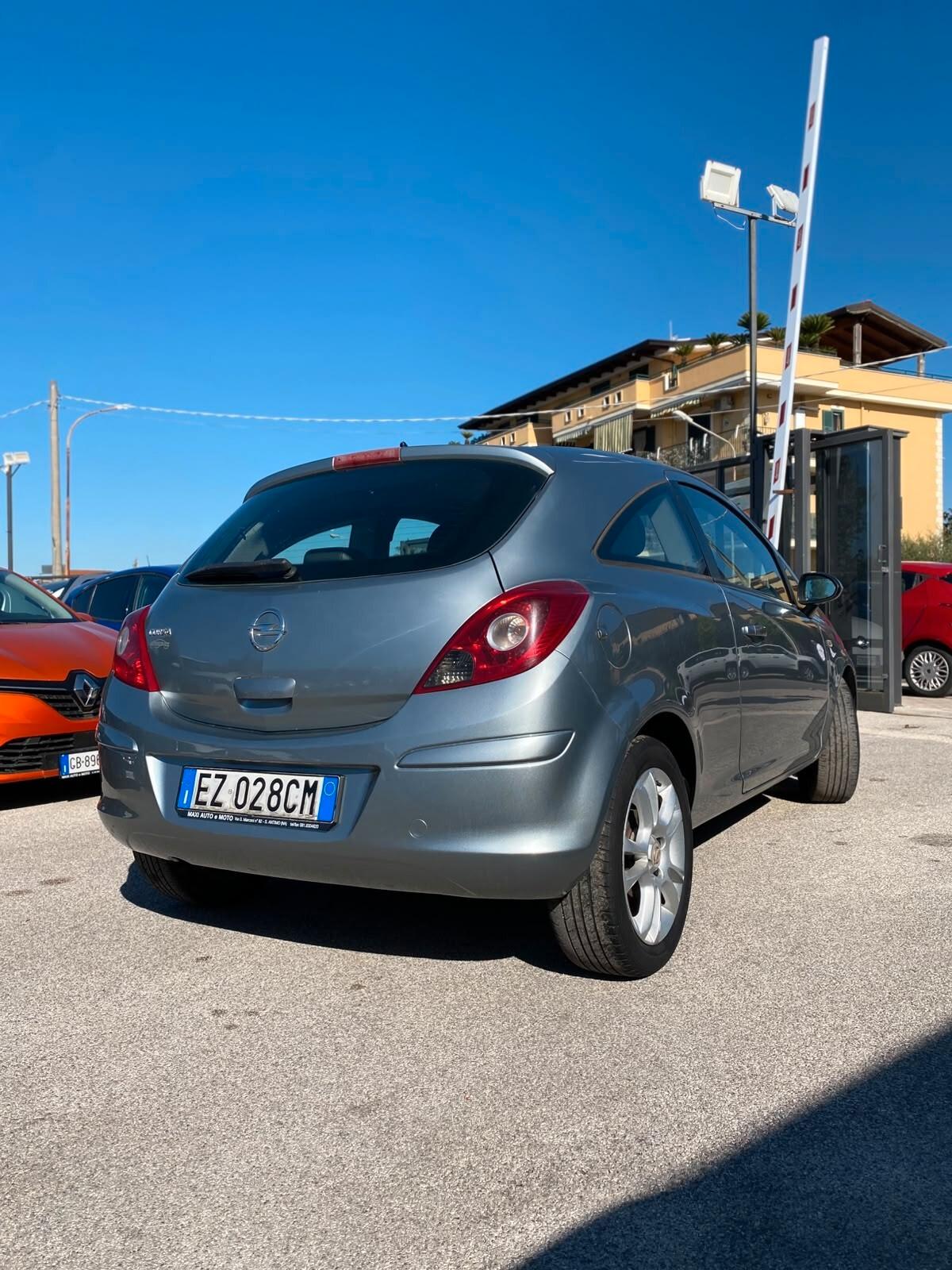 Opel Corsa 1.4 90CV GPL Tech Coupé n-Joy