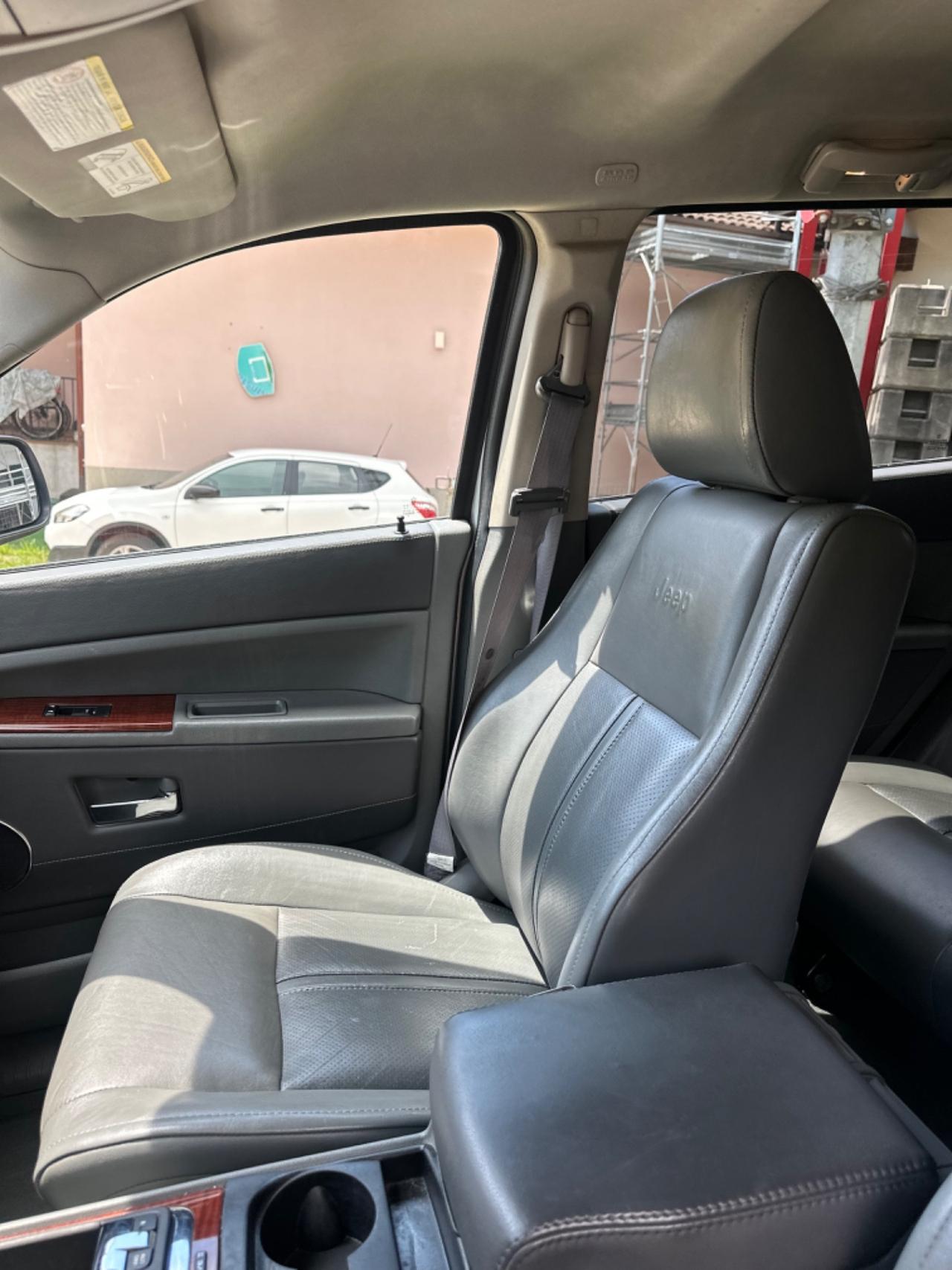 Jeep GRAND CHEROKEE 3.0 V6 CRD OVERLAND KMCERT UNICOPR GARANZ