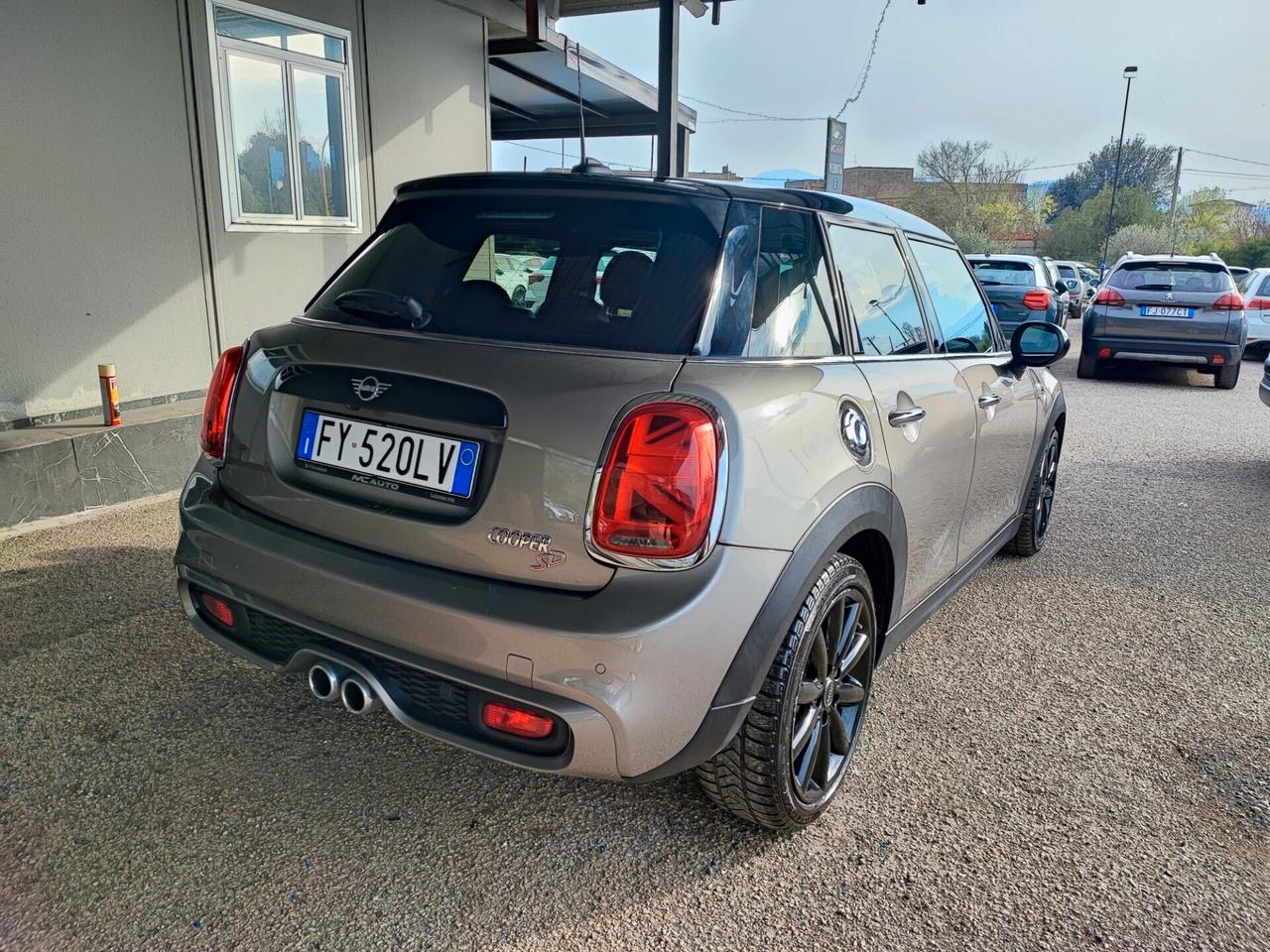 Mini 2.0 Cooper SD aut. Hype 5 porte