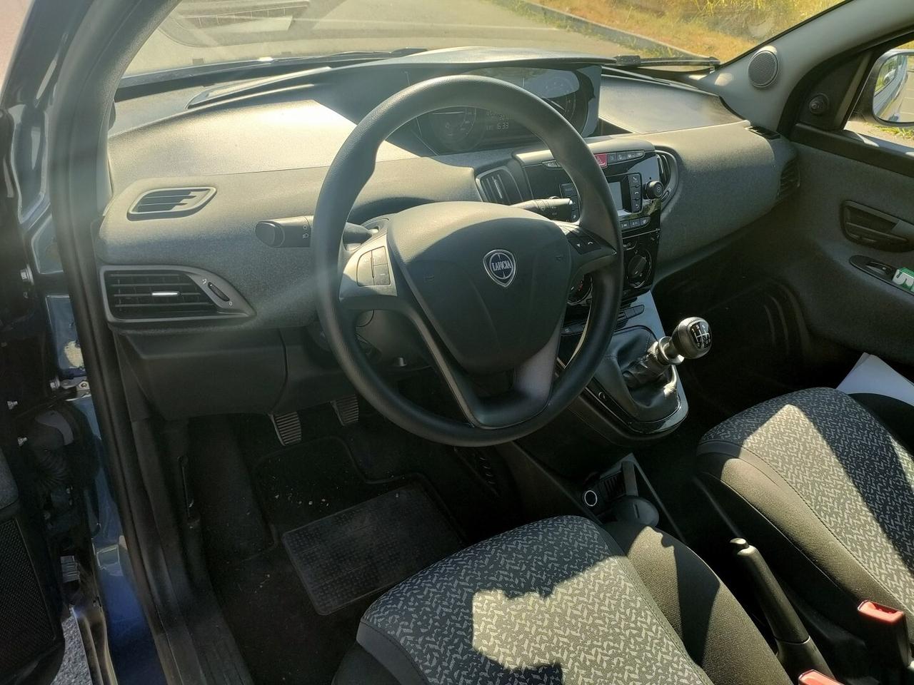 LANCIA Ypsilon 1.0 Firefly Hybrid Silver s&s 70cv