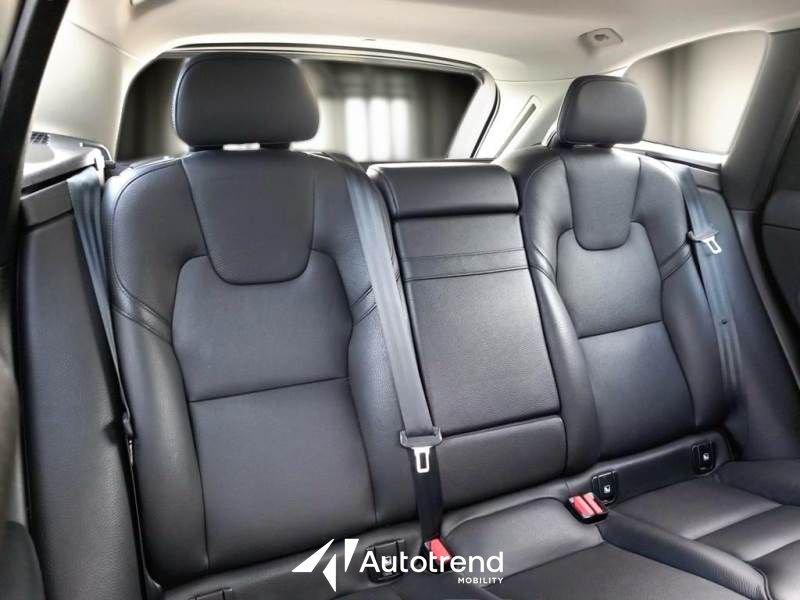 Volvo XC60 B4 197+14 CV AWD Automatica Mild Hybrid Momentum Pro