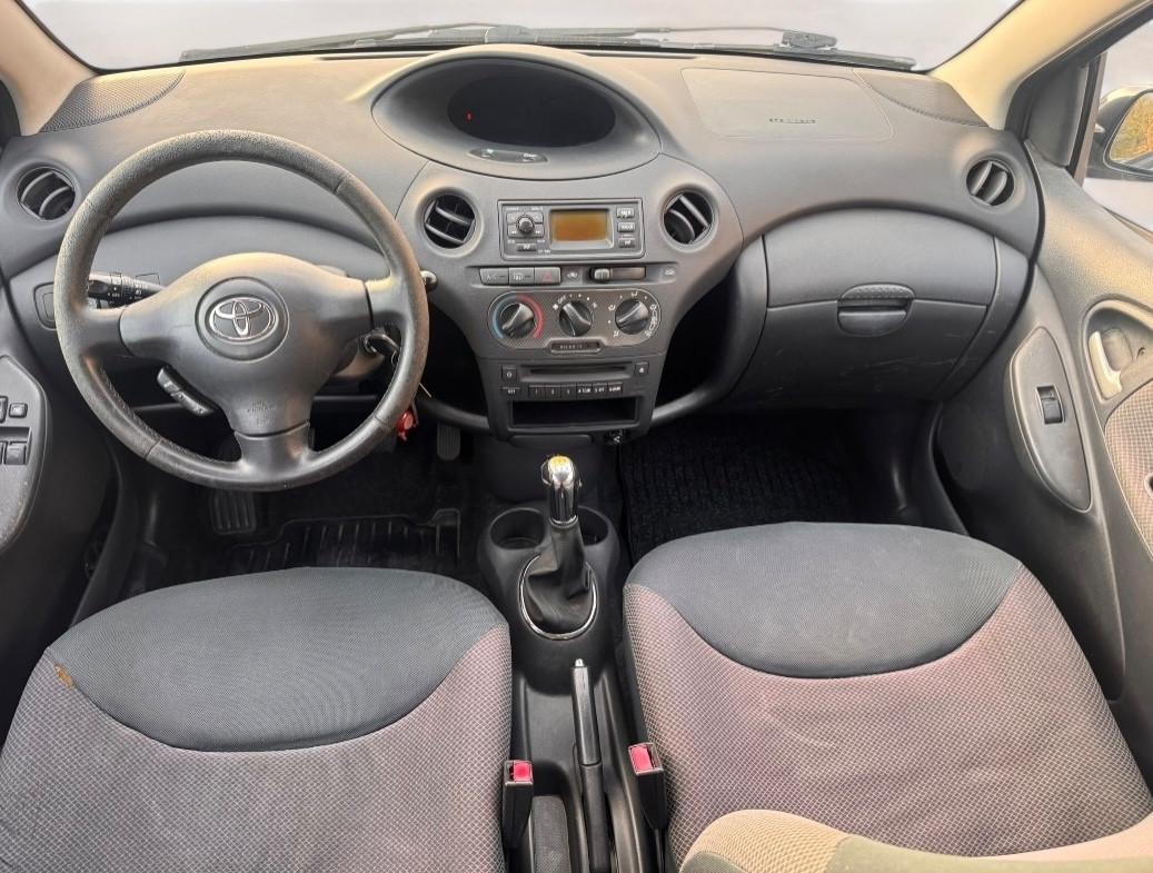 Toyota Yaris 1.0i 16V cat 5 porte Sol