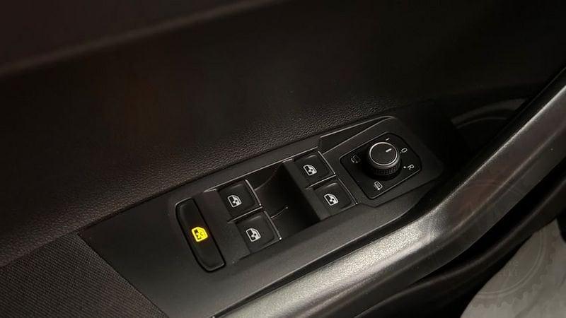 Volkswagen Polo 1.0 TSI R-Line TECH PACK|PARK ASSIT|F.MATRIX