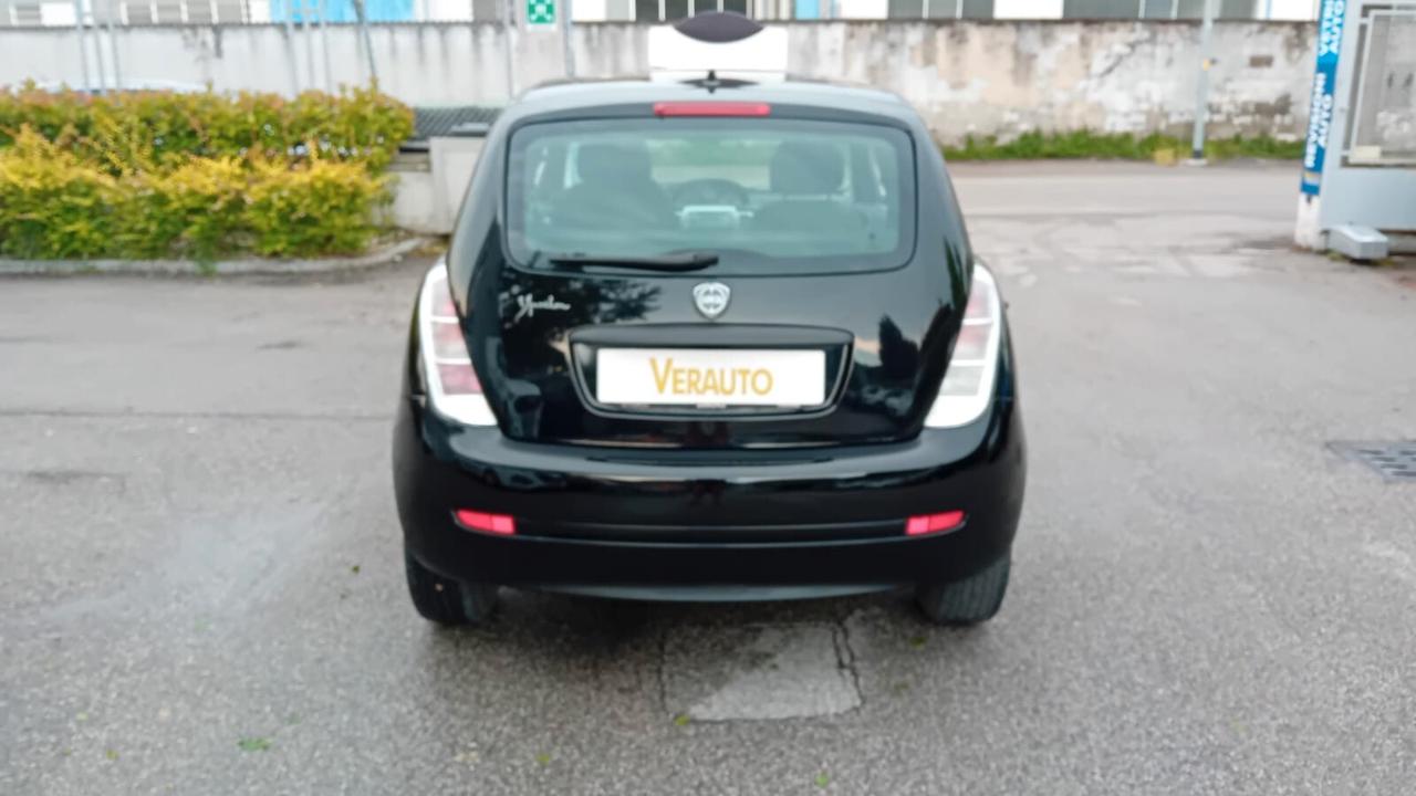 Lancia Ypsilon 1.4 Argento