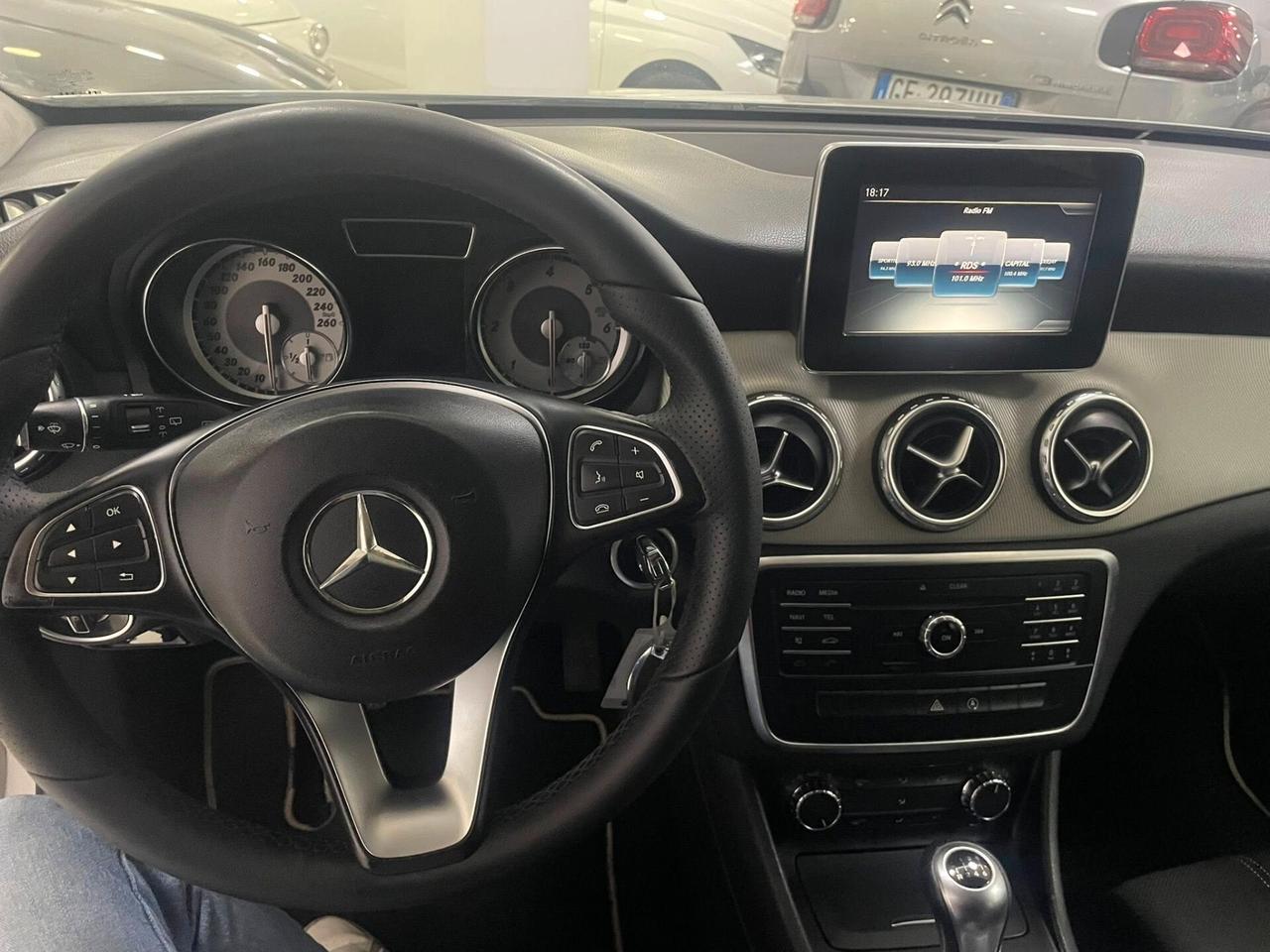 Mercedes-benz GLA 200 d Premium