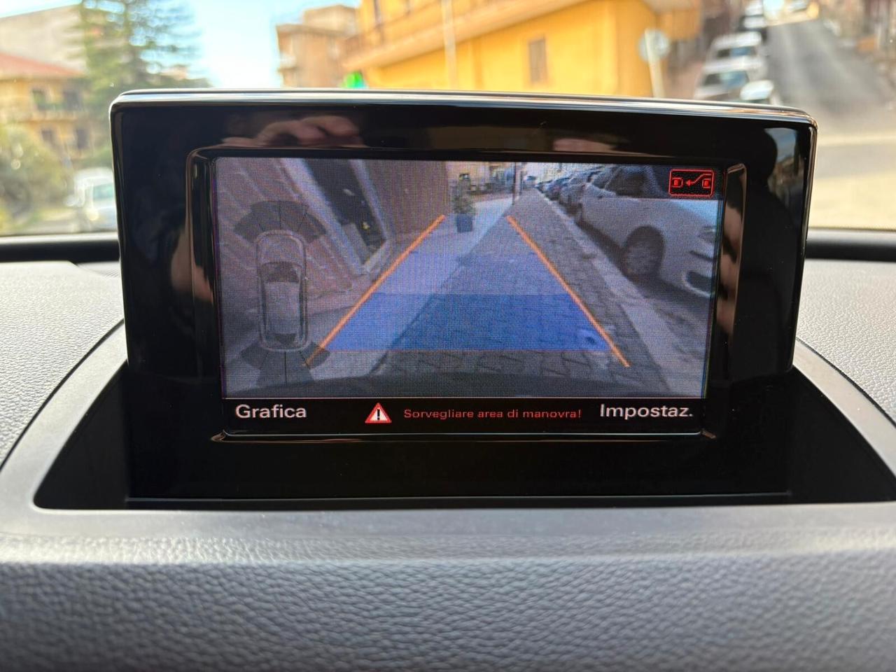 Audi Q3 2.0 TDI 120 CV S-LINE