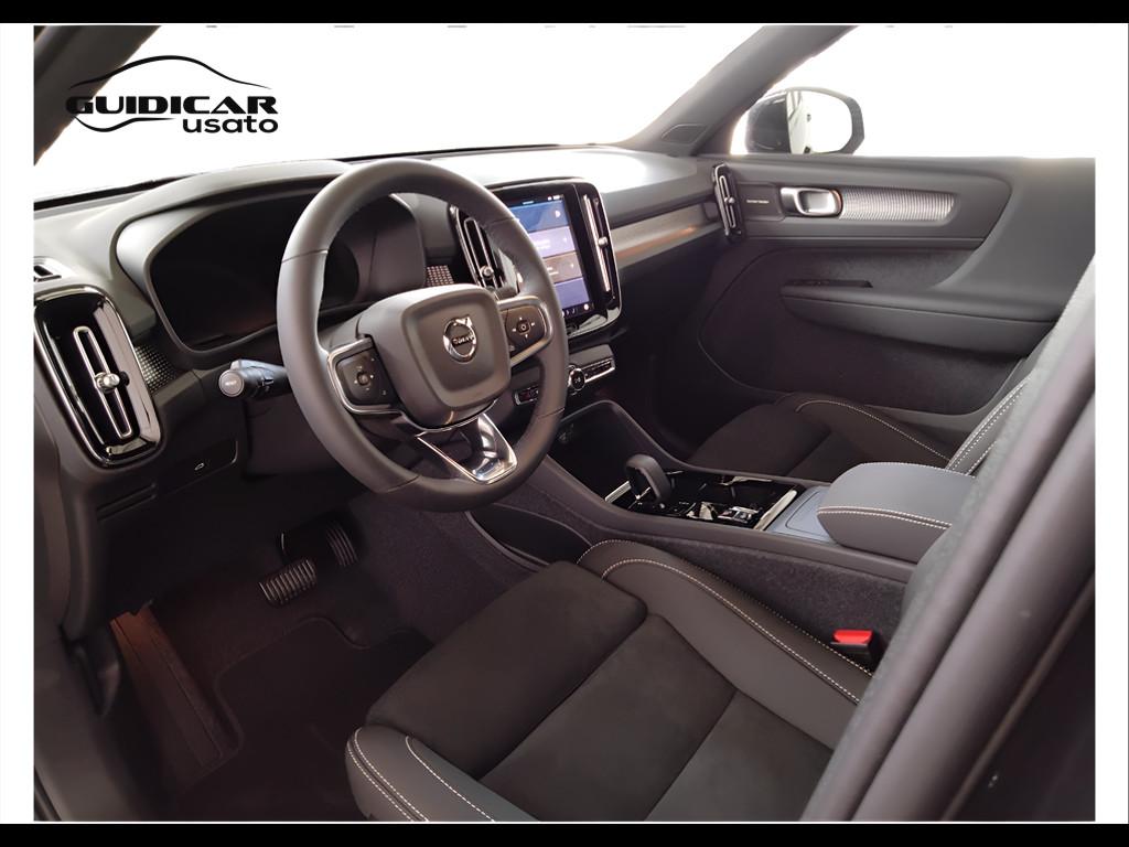 VOLVO XC40 2023 - XC40 2.0 b3 Plus Black Edition auto