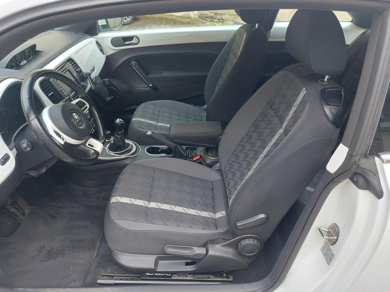 Volkswagen Maggiolino 2.0 TDI 110 cv ok neopatentati