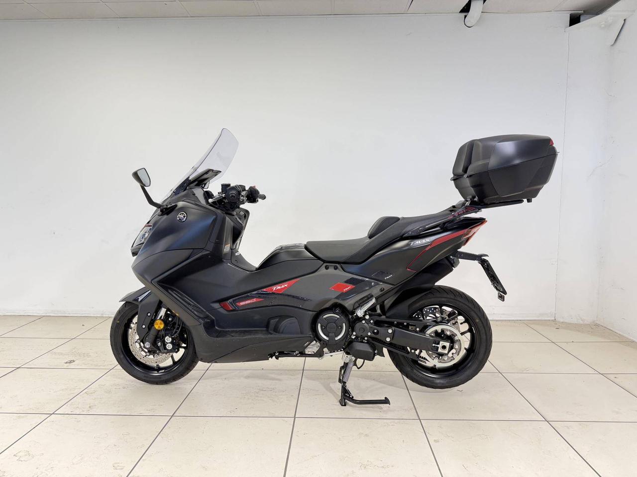 YAMAHA T-Max 560