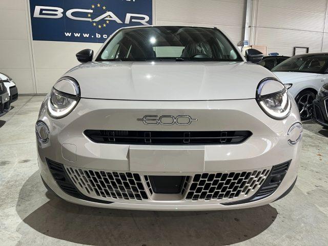 FIAT 600 Hybrid 110 CV DCT MHEV PRONTA CONSEGNA NUOVA 2025"