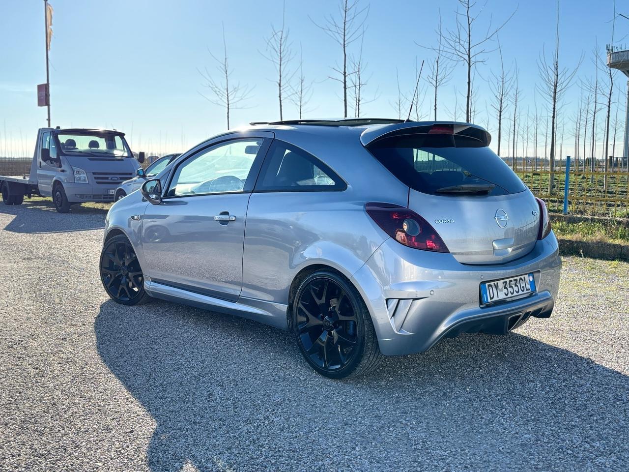 Opel Corsa 1.6 T 192CV 3 porte OPC