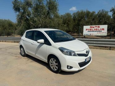 Toyota Yaris 1.0 BENZINA ''navig, retr,'' 2012 neop ok
