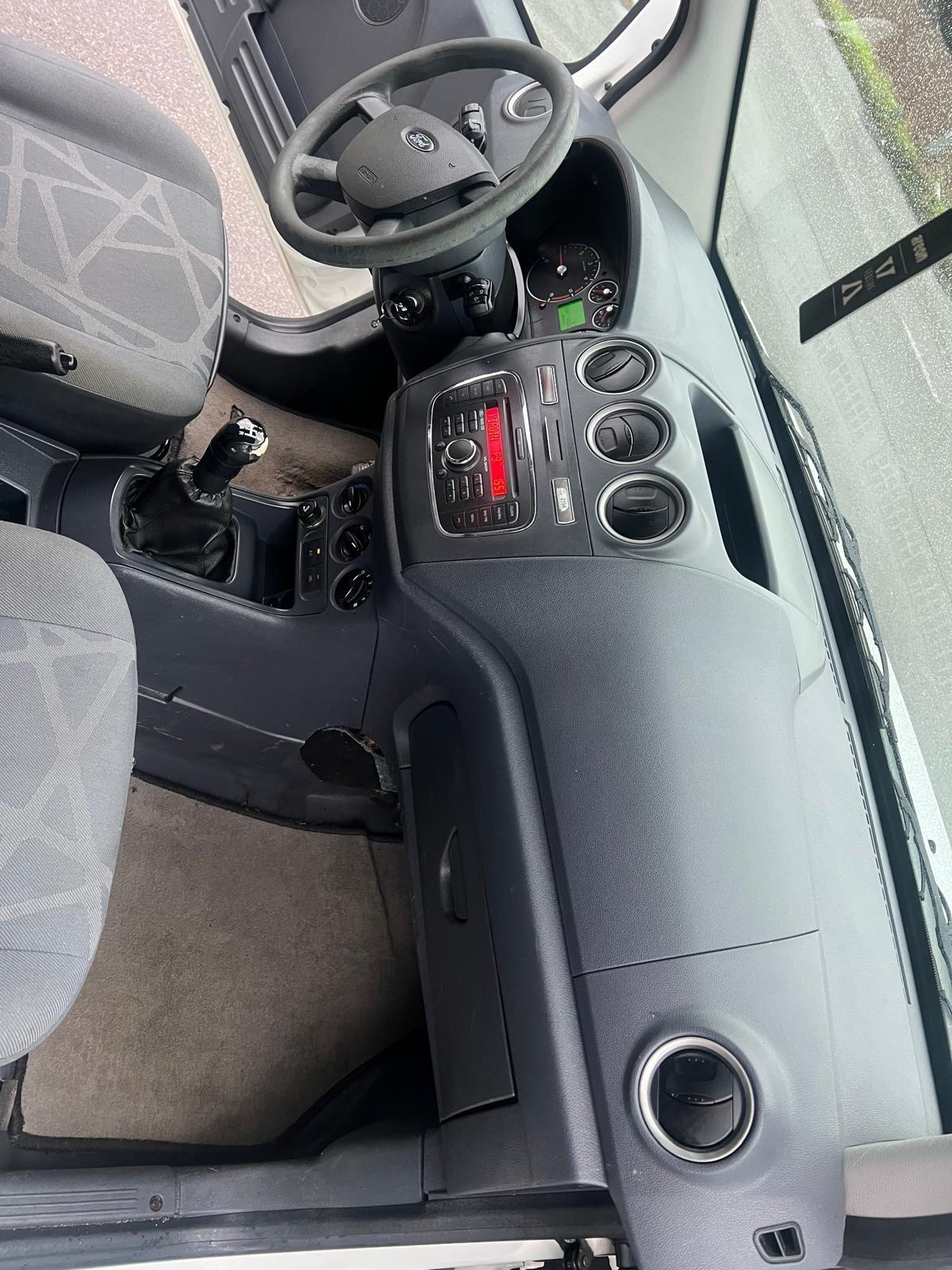 Ford Connect 1.8TDCi/90CV PL 2011