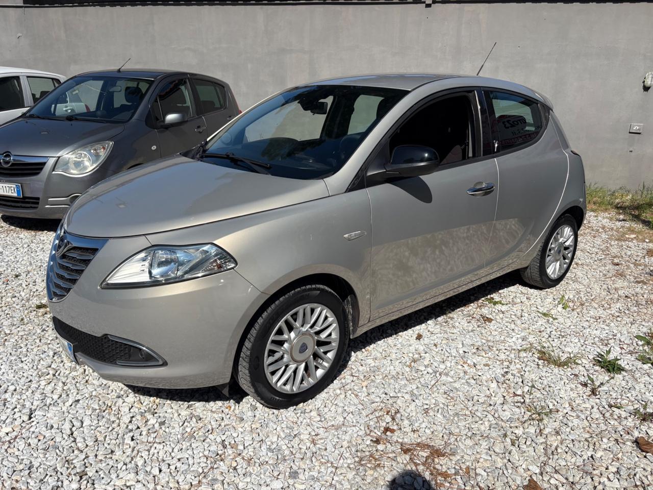 Lancia Ypsilon 1.2 69 CV 5 porte Gold