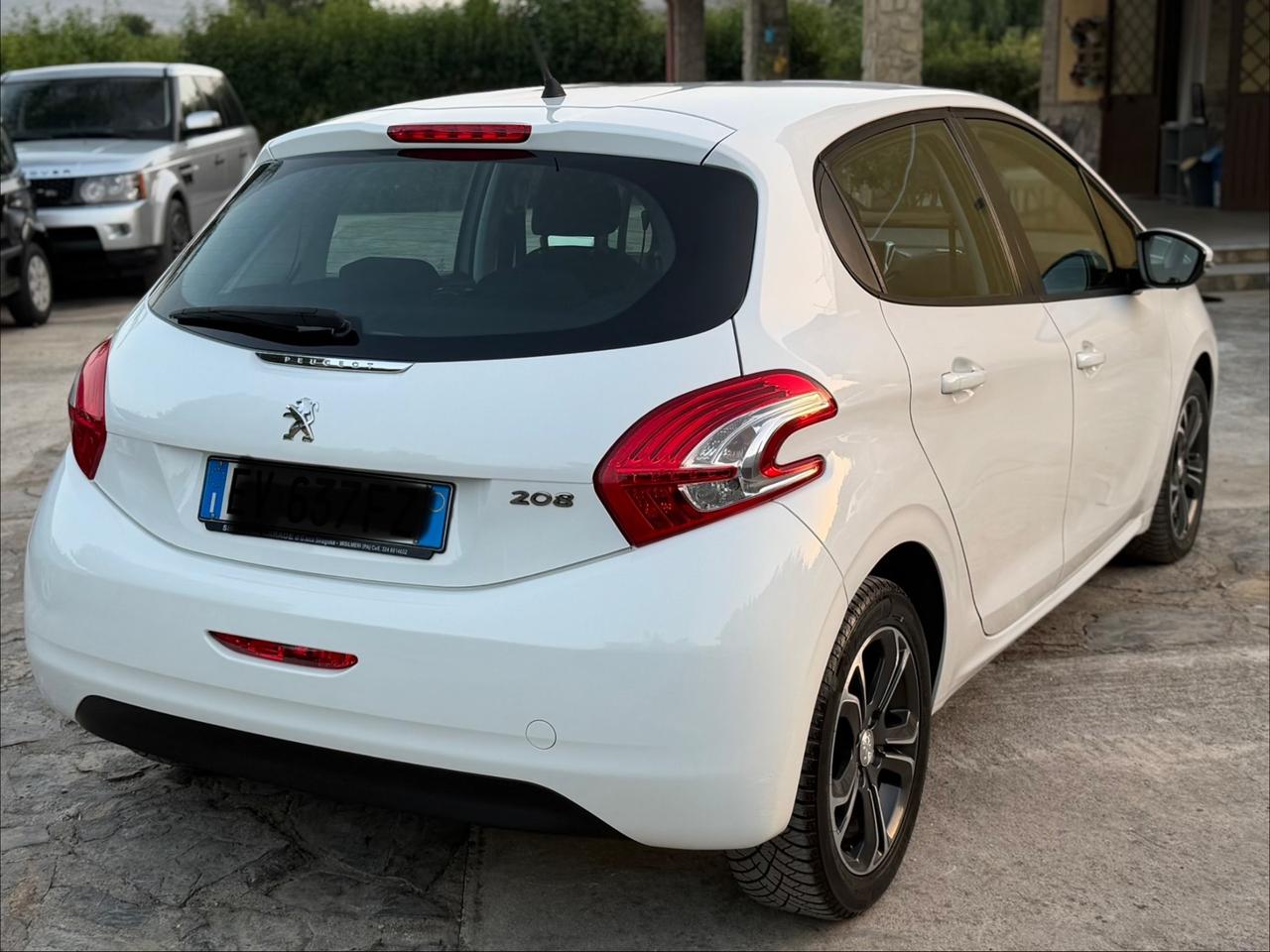 Peugeot 208 1.4 HDi 68 CV 5 porte Allure