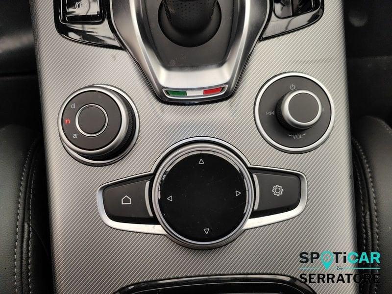 Alfa Romeo Stelvio 2023 2.2 t Veloce Q4 210cv auto