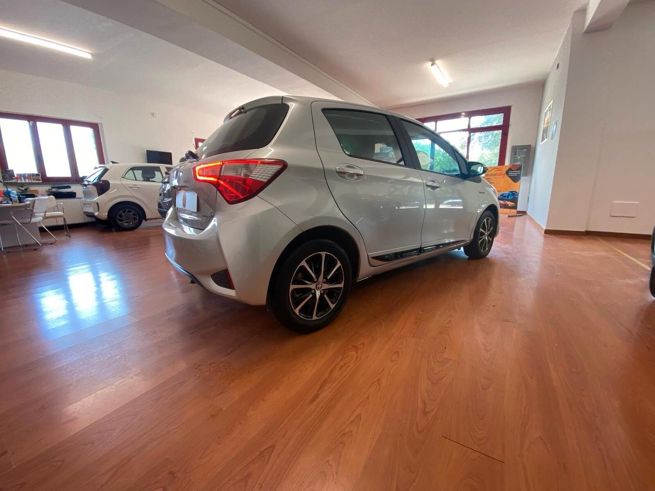 Toyota Yaris 1.5 Hybrid 5 porte Active