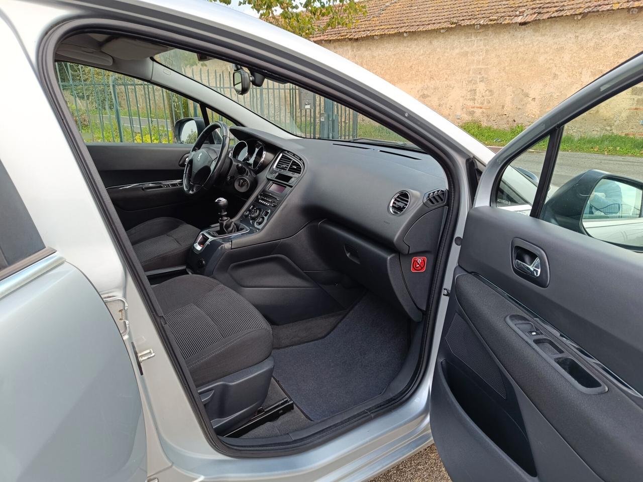 Peugeot 5008 1.6 HDi 110CV Premium 7 POSTI
