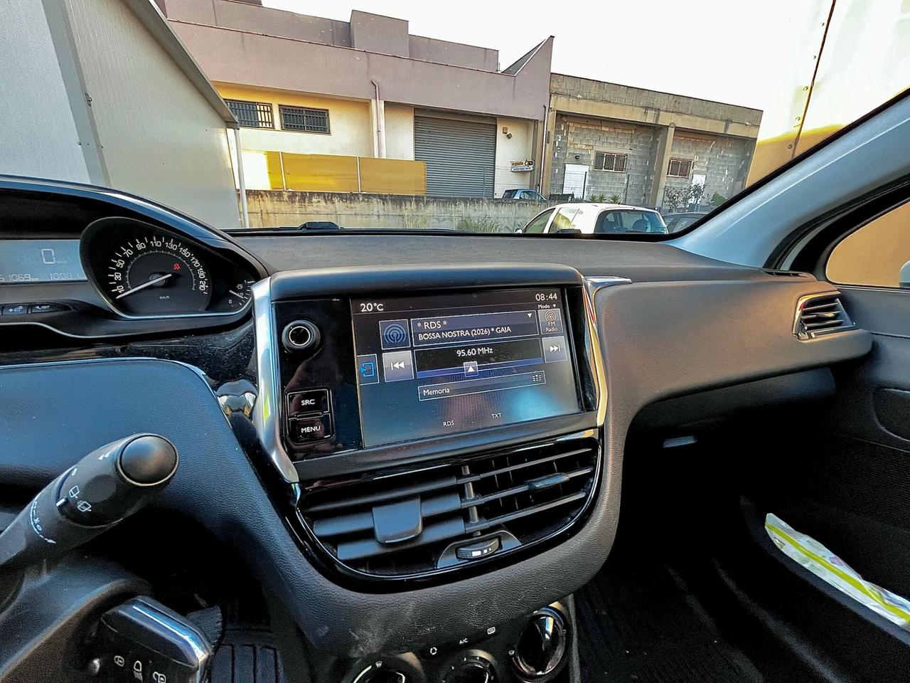 Peugeot 208 Puretech 2015 incidentata