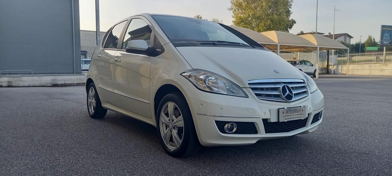 Mercedes-Benz Classe A 180 CDI All. Avantgarde Diesel cc. 1.9 CV. 109 Cambio Automatico 5 Porte 5 Posti Euro 5 Utilizzabile anche per i Neopatentati.