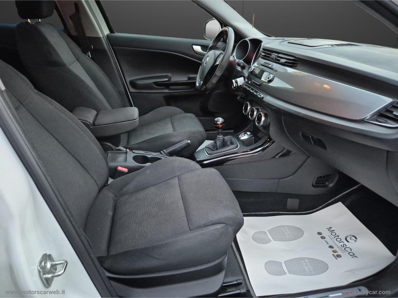 ALFA ROMEO Giulietta 1.6 JTDm-2 105 CV Distinctive