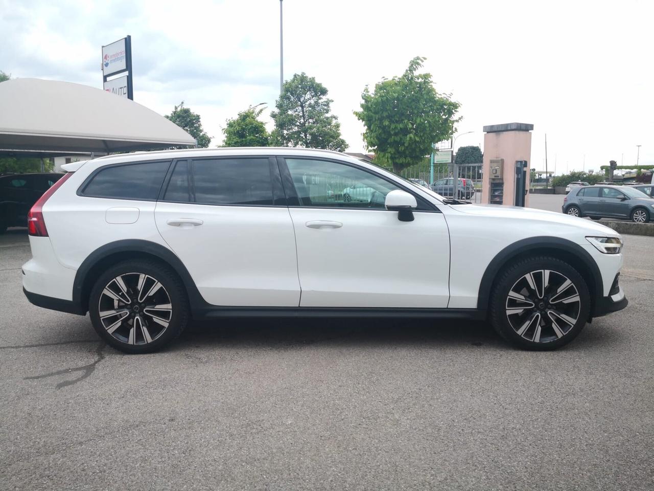 Volvo V60 Cross Country D4 AWD Geartronic ***TENUTA MOLTO BENE***UNIPROPRIETARIO***