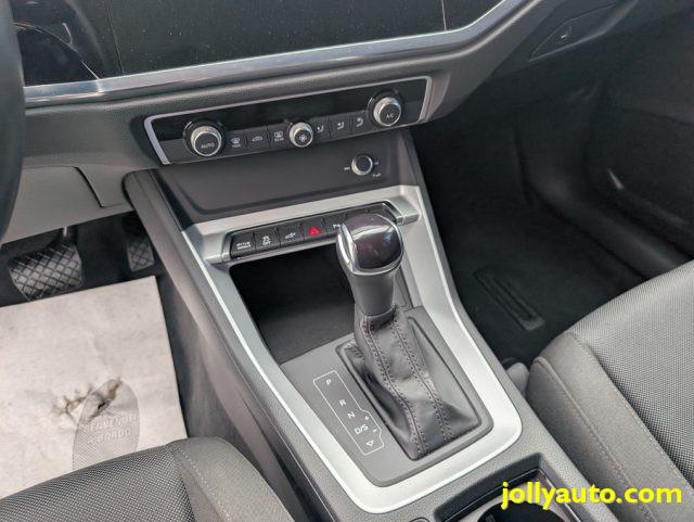AUDI Q3 45 TFSI e S tronic Business Plug in Hybrid