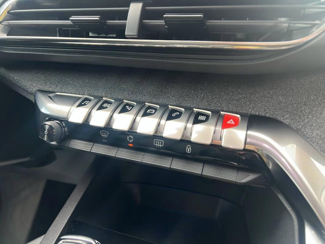 Peugeot 3008 II 1.5 bluehdi Allure Pack s&s 130cv eat8 Con NAV.