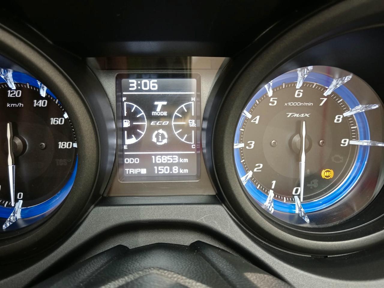 Yamaha TMAX 560 ABS