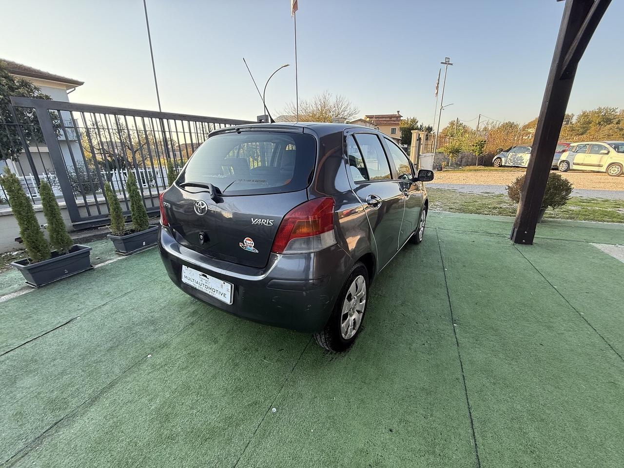 TOYOTA YARIS 2" SERIE