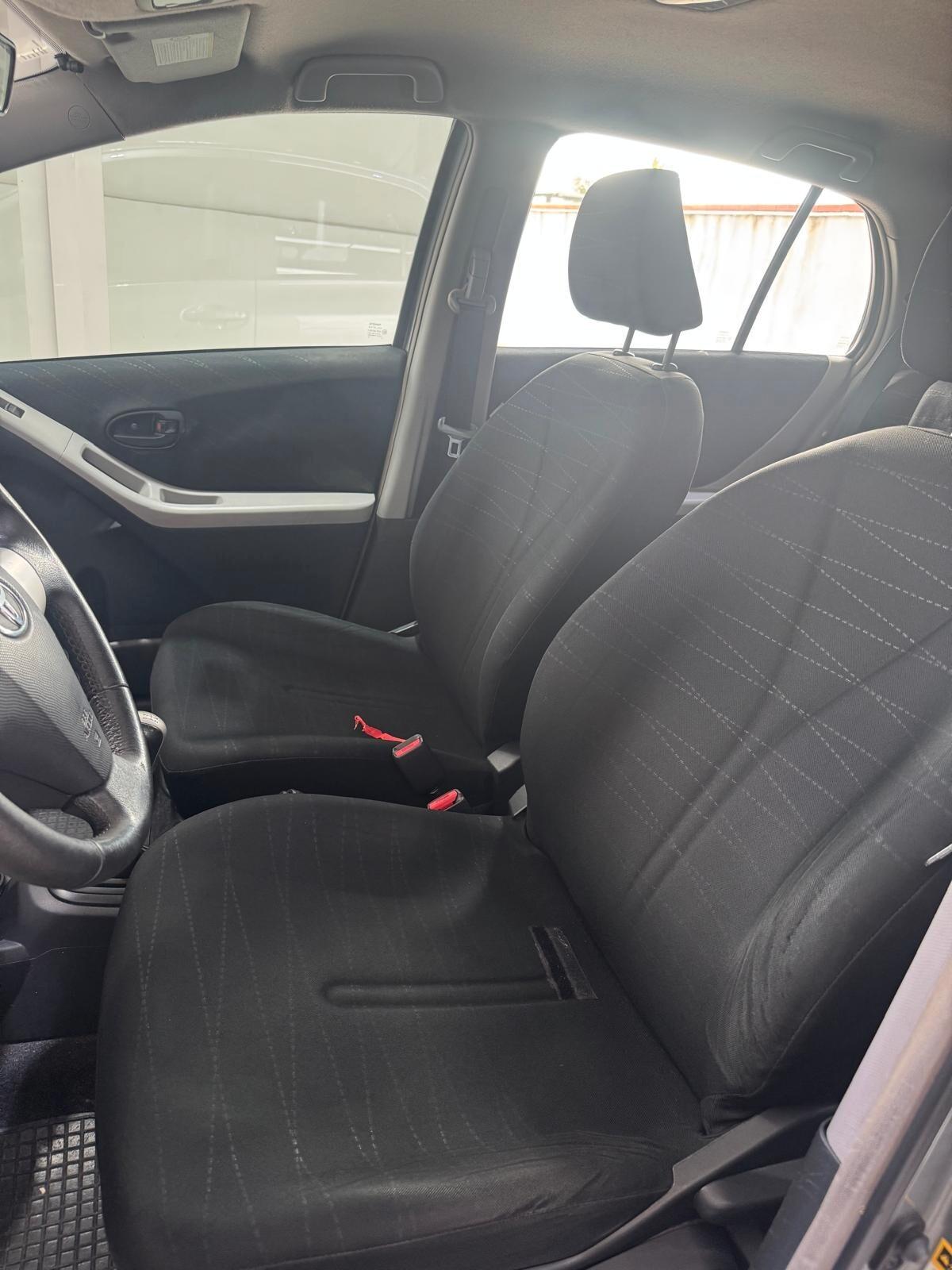 Toyota Yaris 1.0 5 porte